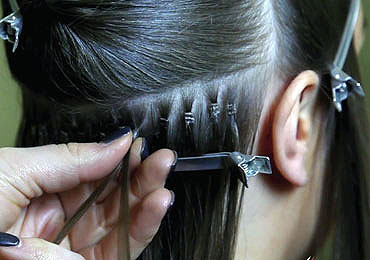 attaching Micro Rings Hair Extensions